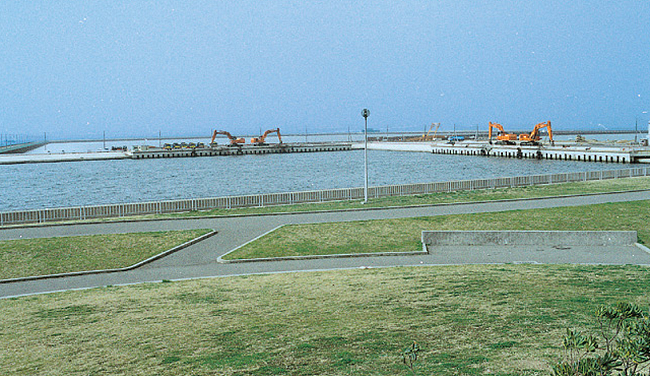 大阪湾廃棄物埋立 護岸構造工事